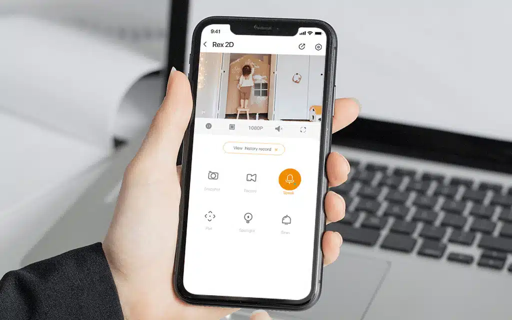img data-src=”https://maxsmart.vn/wp-content/uploads/2024/07/3-4.jpg” alt=”Camera Wifi IMOU IPC-GS2DP-3K0W giúp bạn trò chuyện với gia đình hay thú cưng bất cứ đâu”