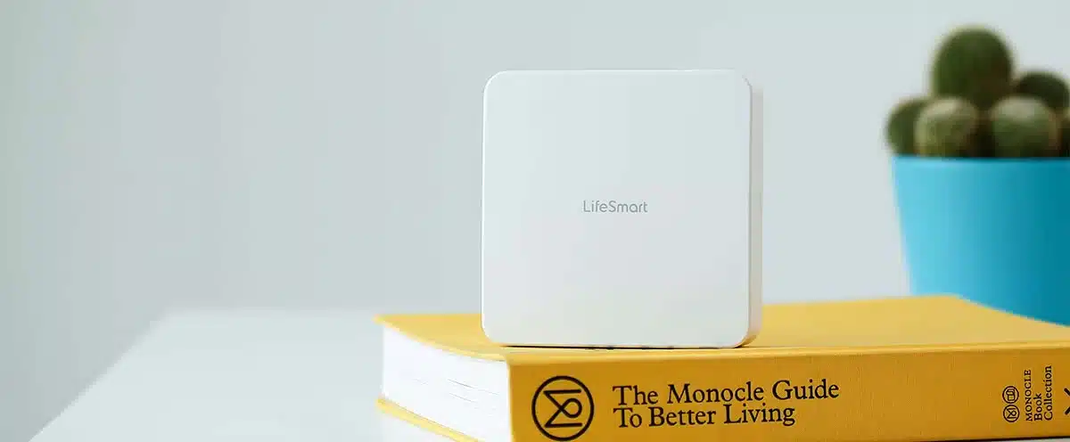 img data-src=”https://maxsmart.vn/wp-content/uploads/2024/09/LS082WH_MaxSmart7.jpg” alt=”LifeSmart LS082WH kết nối dễ dàng”