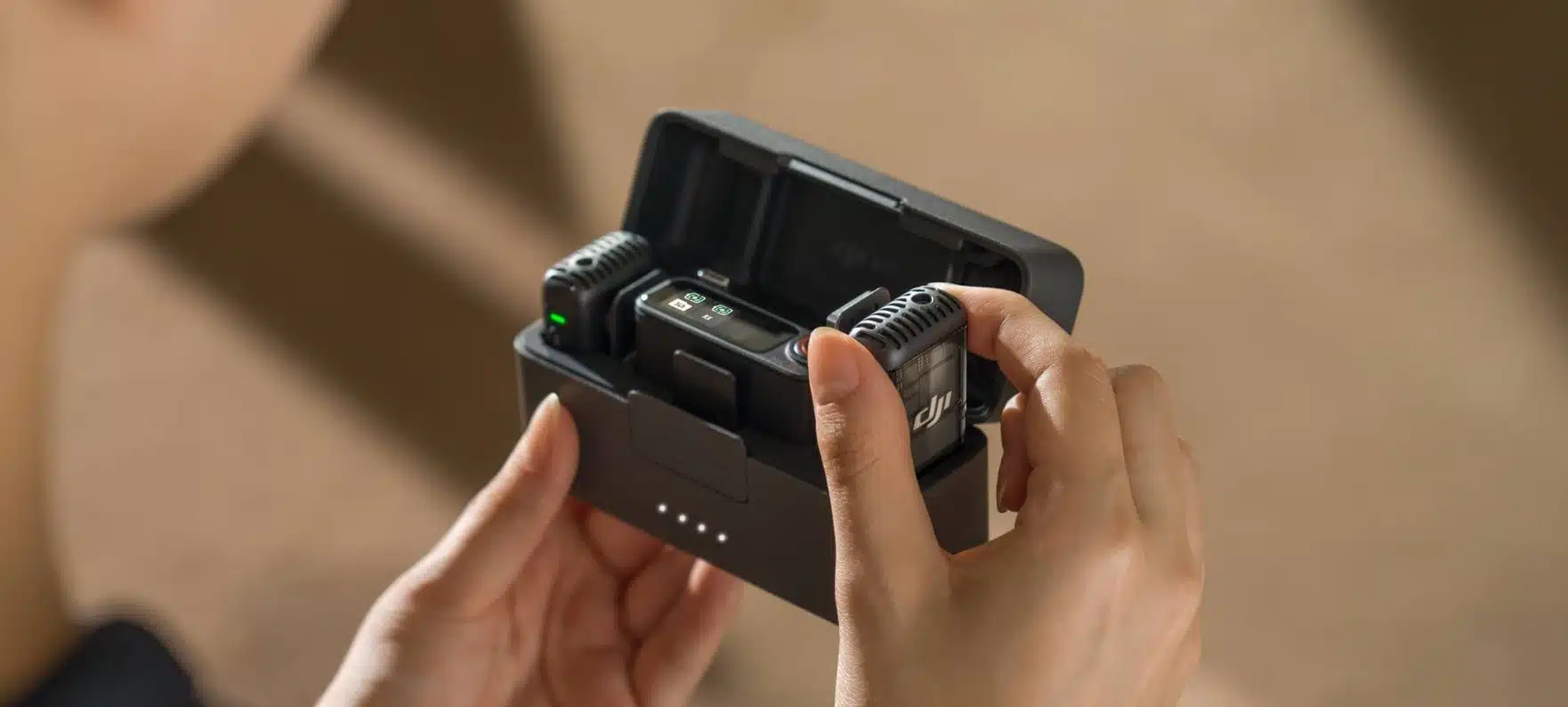 Thiết bị ghi âm thanh chuyên nghiệp nhỏ gọn DJI Mic 2 (2 TX + 1 RX + Charging case)