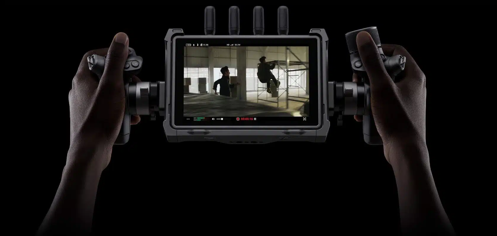 DJI RS 3 Pro- Thiết bị Gimbal cầm tay chống rung cho Camera